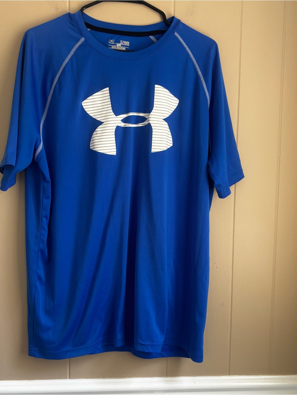 Under Armour HeatGear Men's XL Blue Loose Fit Short Sleeve T-Shirt Graphic Tee